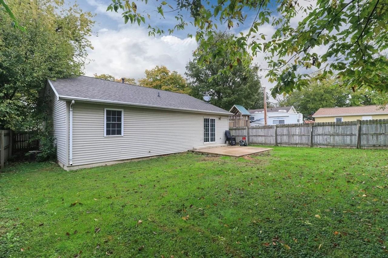 1622 Iowa St - Photo 2 of 27