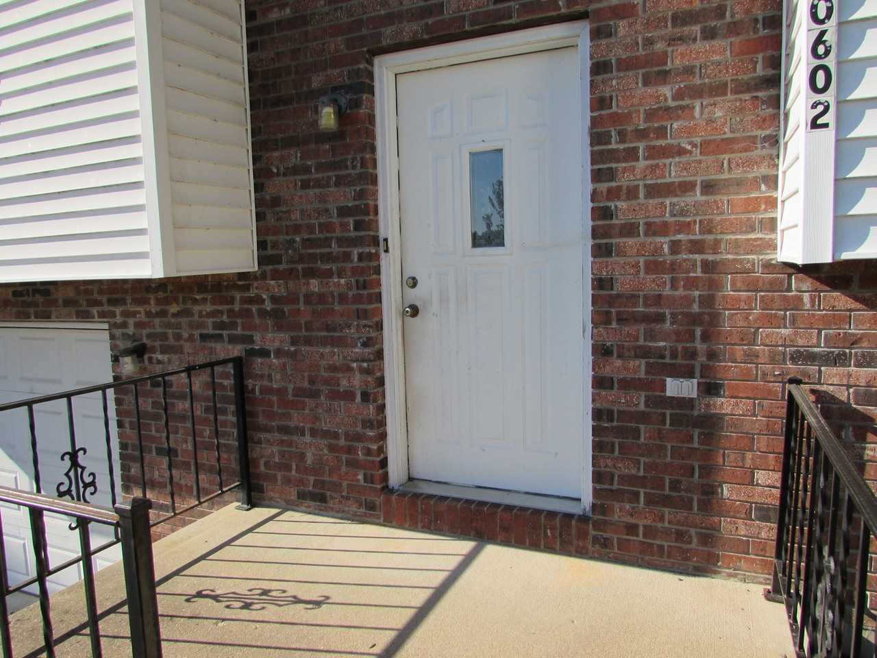 20602 Snicker Ct - Photo 3 of 33