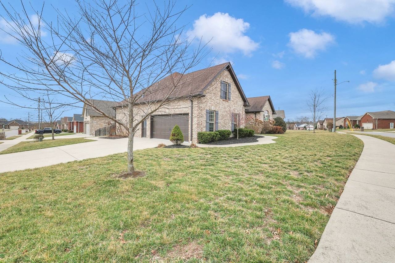 402 Lucy Cir