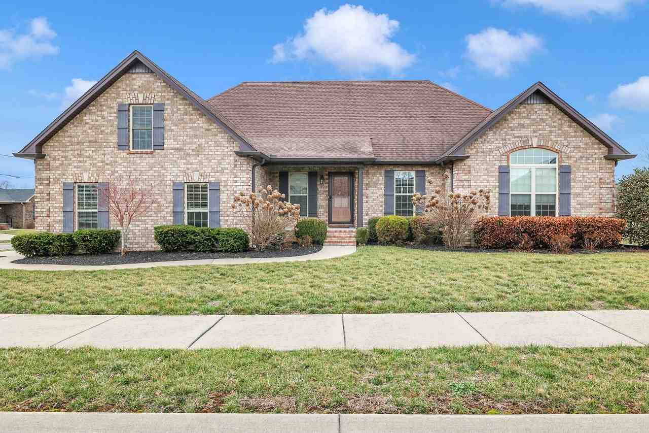 402 Lucy Cir - Photo 4 of 40