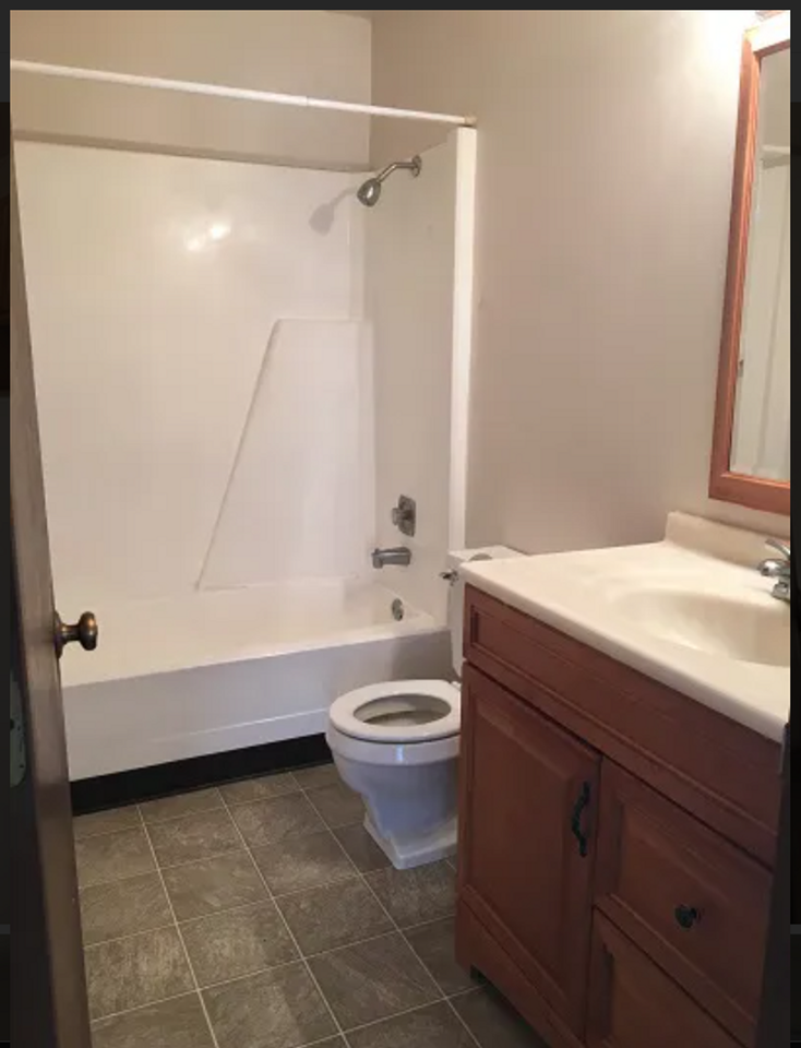 802 Hartwell Dr - Photo 4 of 14