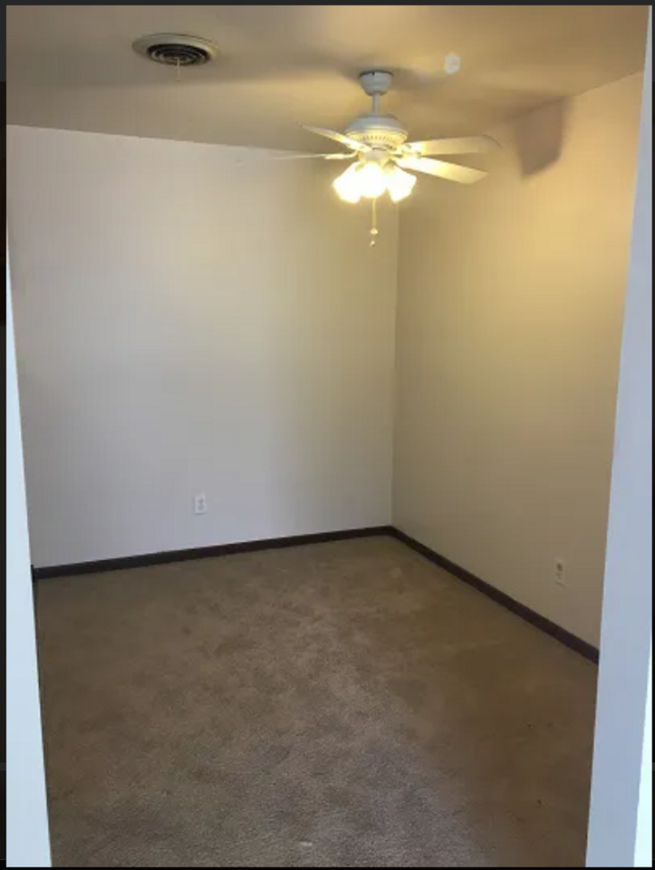 802 Hartwell Dr - Photo 5 of 14