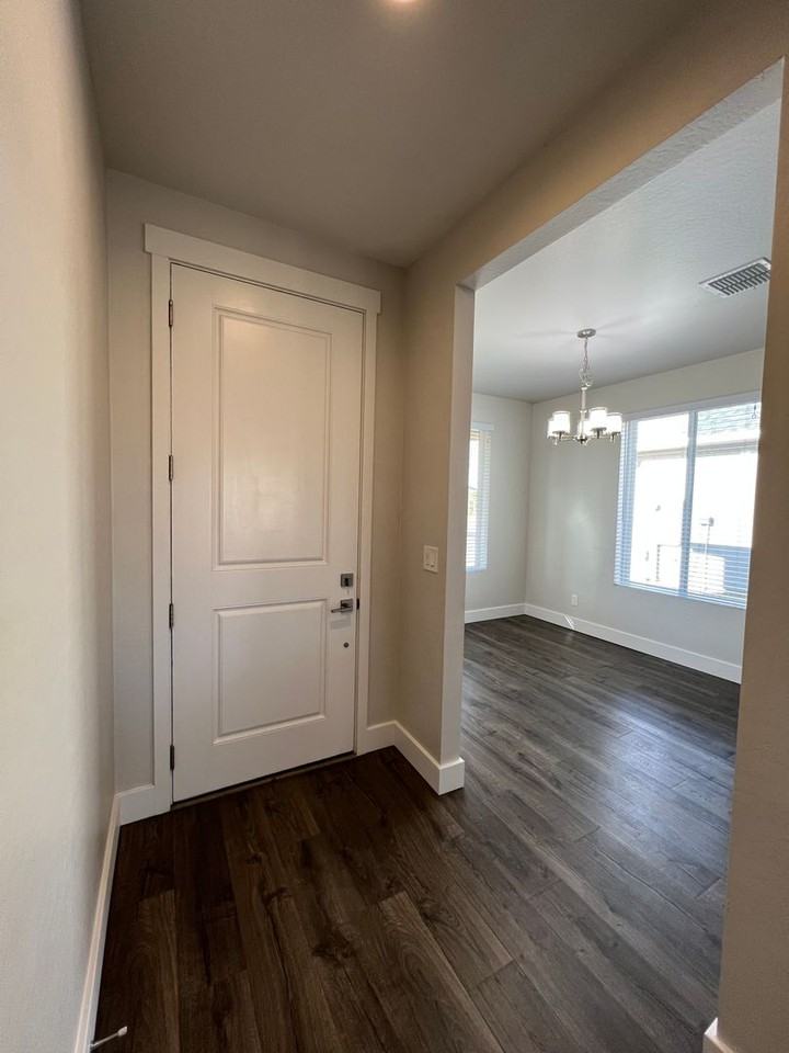 1689 Stratford Pl - Photo 2 of 28