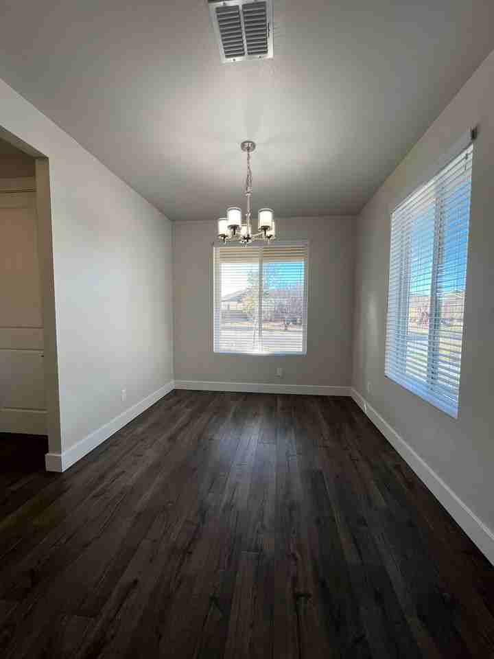 1689 Stratford Pl - Photo 3 of 28