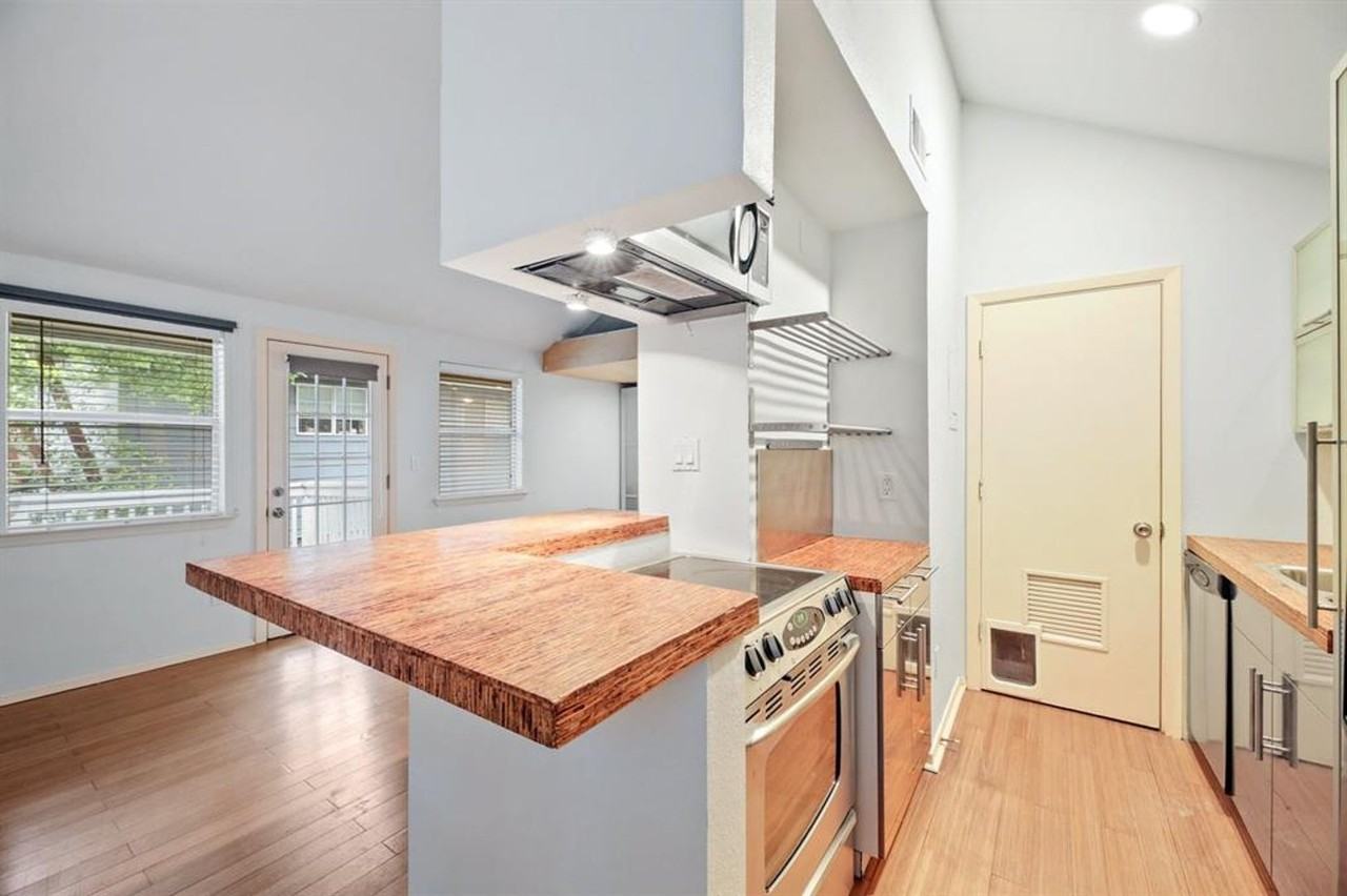 1110 West 22nd Street - Photo 2 of 9