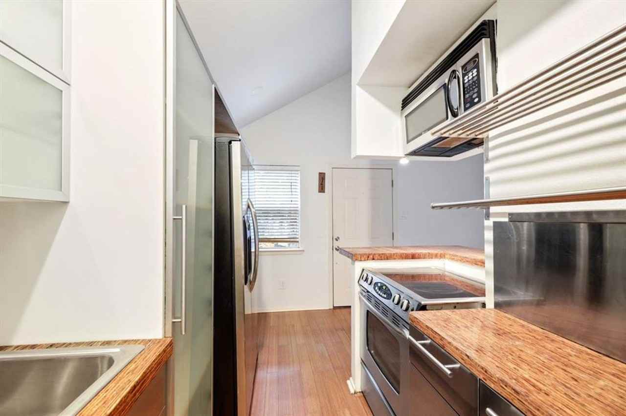 1110 West 22nd Street - Photo 4 of 9