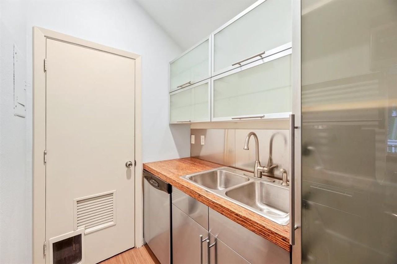 1110 West 22nd Street - Photo 5 of 9