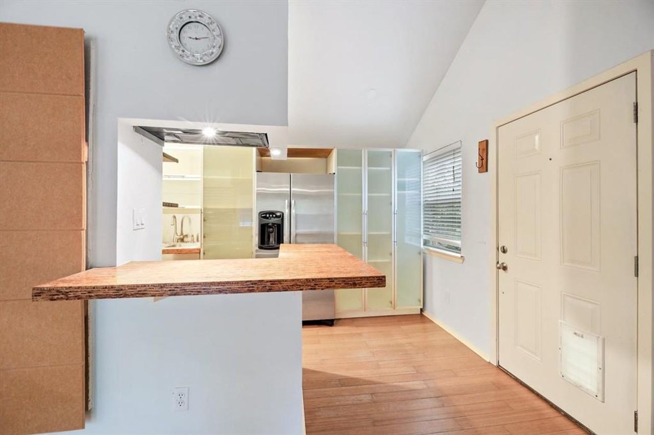 1110 West 22nd Street - Photo 6 of 9