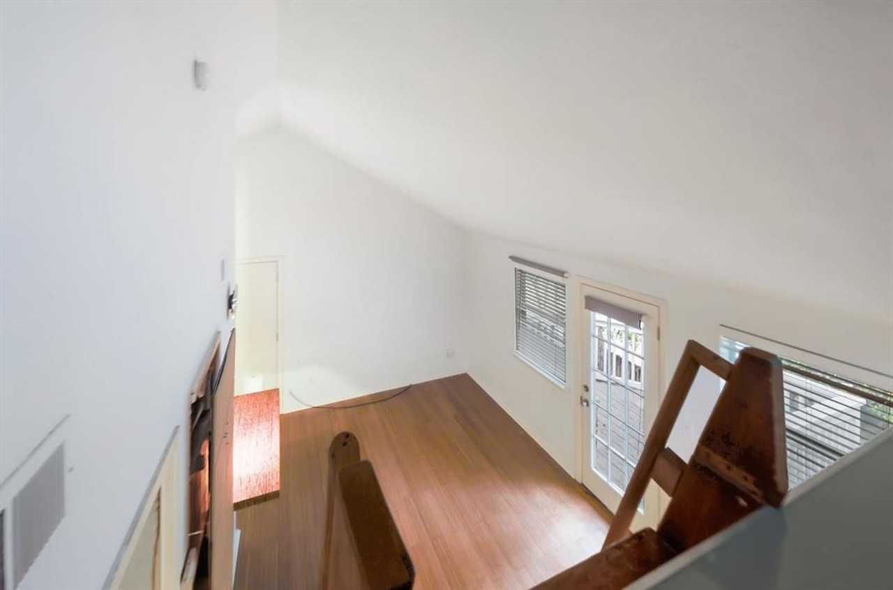 1110 West 22nd Street - Photo 7 of 9