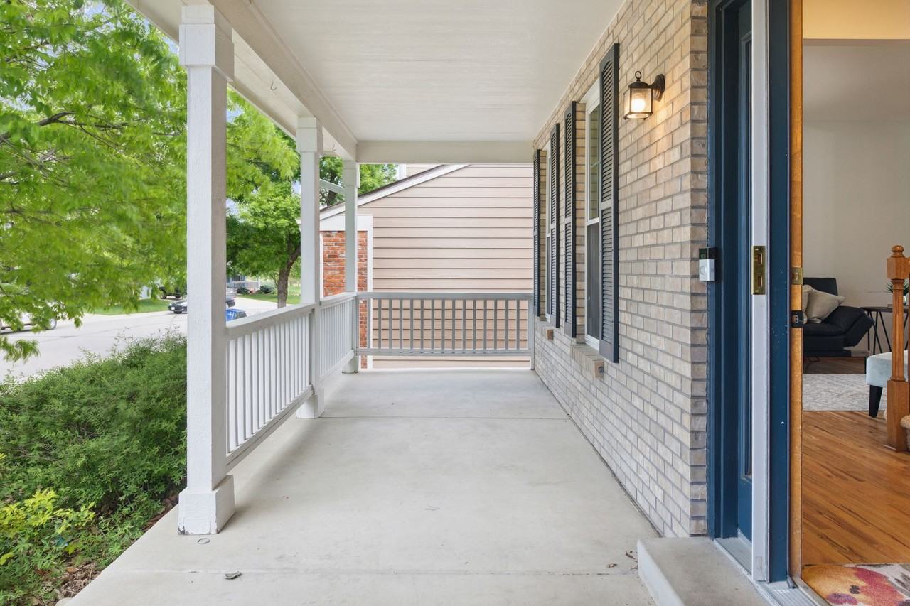 2550 Clayton Cir - Photo 3 of 36