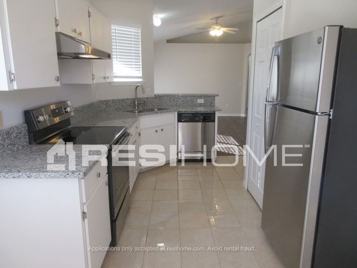 4470 Osceola Rd - Photo 3 of 16