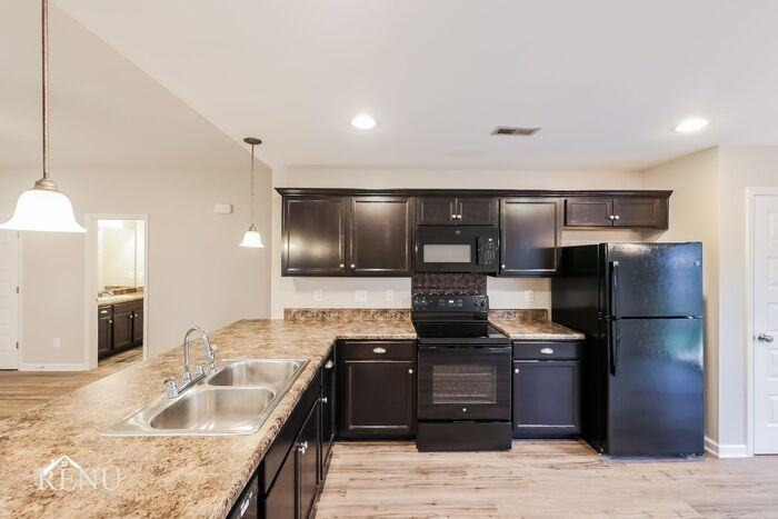113 Winstead Cir - Photo 3 of 17