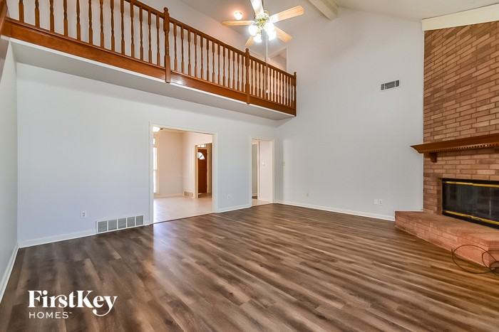 3109 E Poplar Lake Dr - Photo 3 of 15