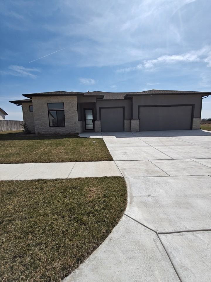 2520 S Spring Hollow St NA, Wichita, KS 67230 4 Bedroom House for