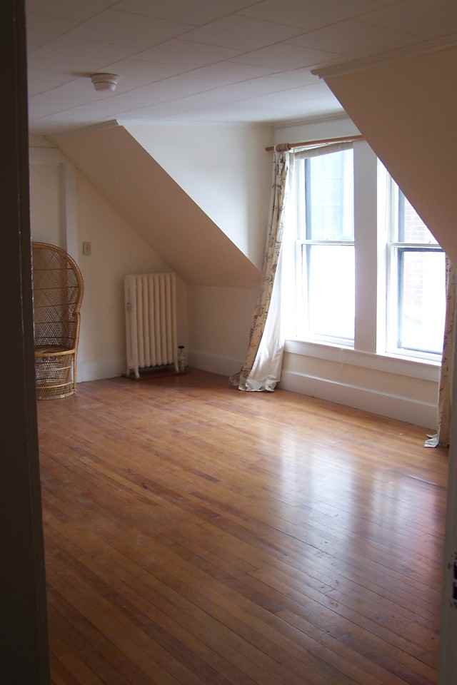 59 School St #B - Photo 3 of 9