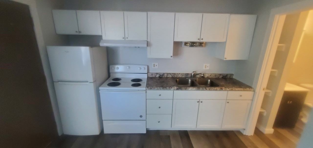 1112 Liberty St #8 - Photo 4 of 9