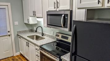 featured image of 919 Hendricks Ave #B