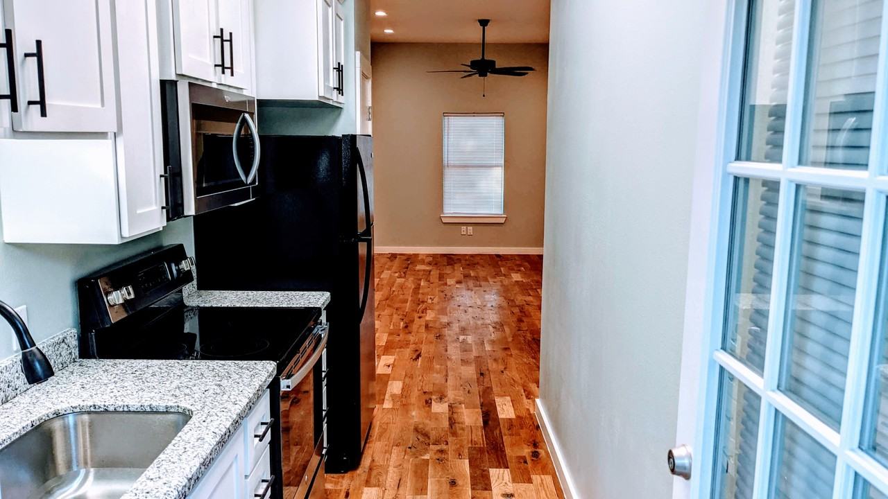 919 Hendricks Ave #B - Photo 6 of 18