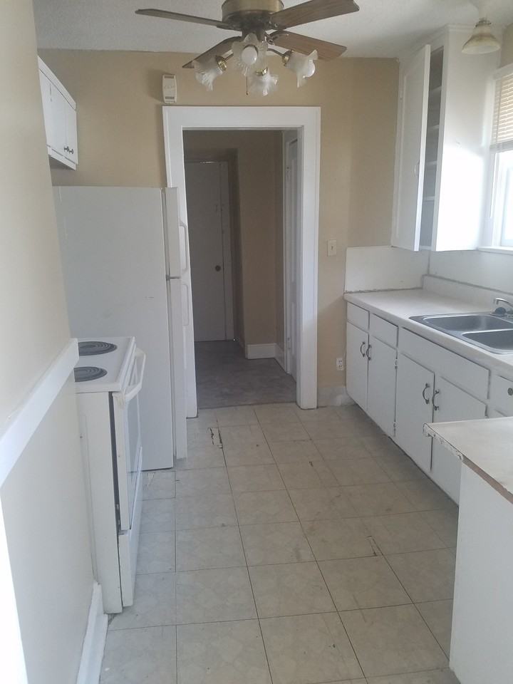 3220 E 30th St #1A - Photo 4 of 15