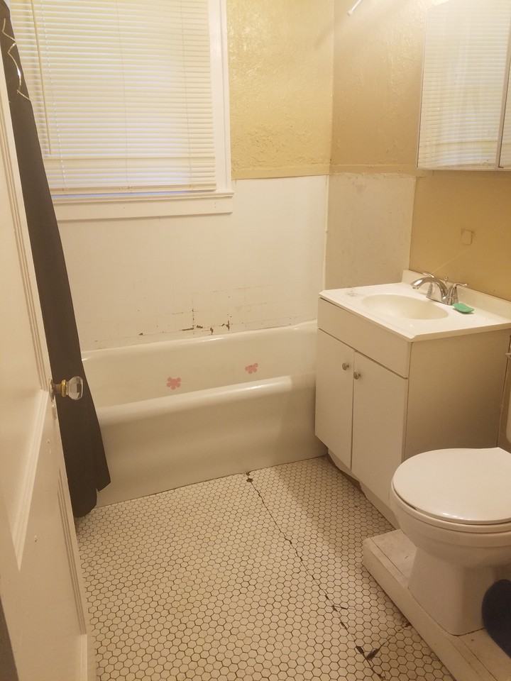 3220 E 30th St #1A - Photo 5 of 15