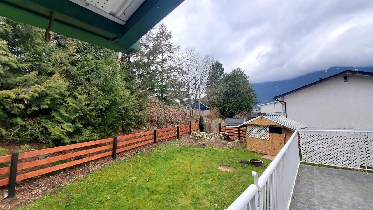 670 Ogilvie St #1 - Photo 3 of 16