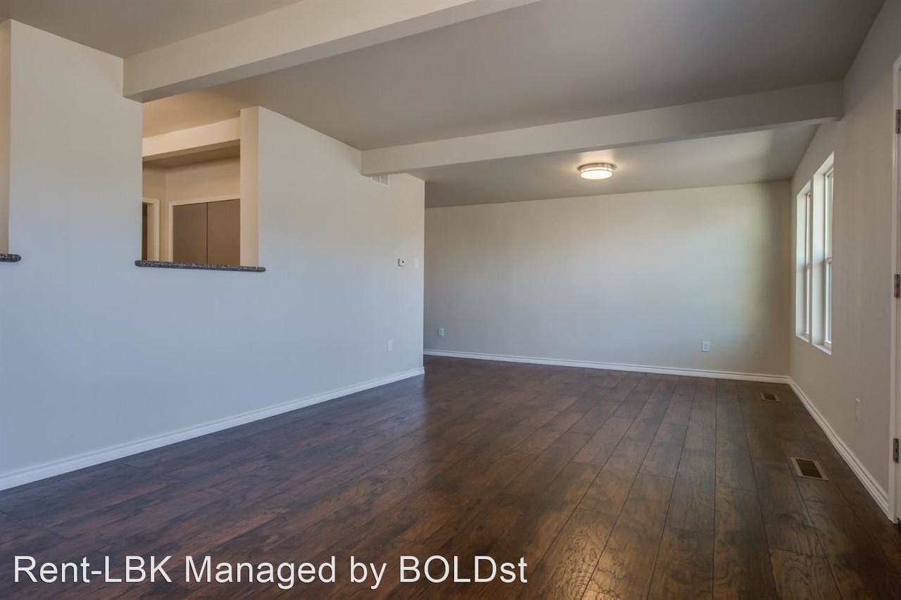 2518 45th St - Photo 3 of 15