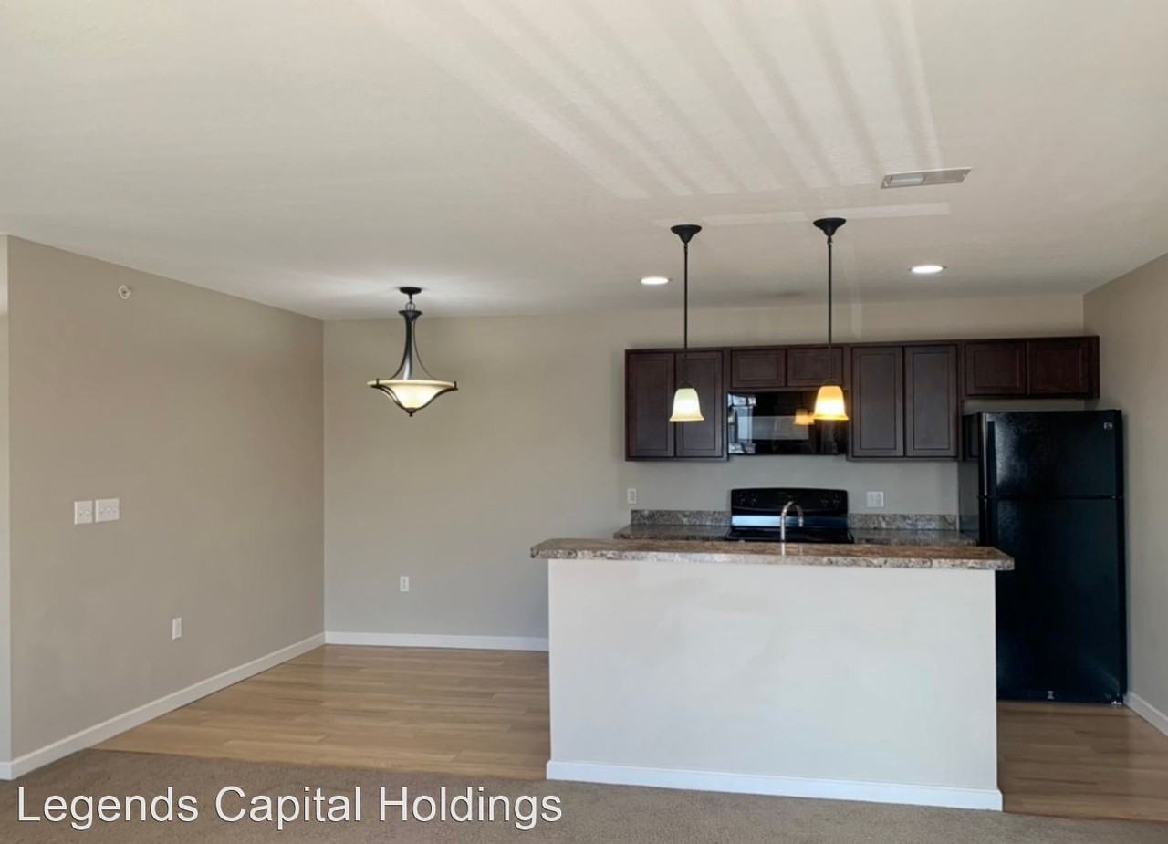 465 Deer Path - Photo 2 of 10