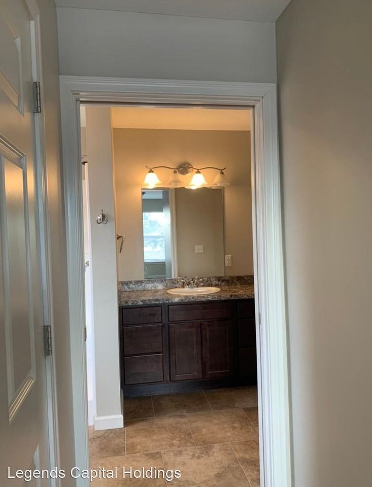 465 Deer Path - Photo 3 of 10