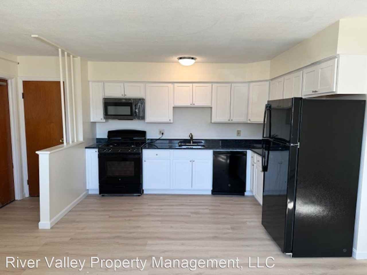 382-384 River St - Photo 3 of 28