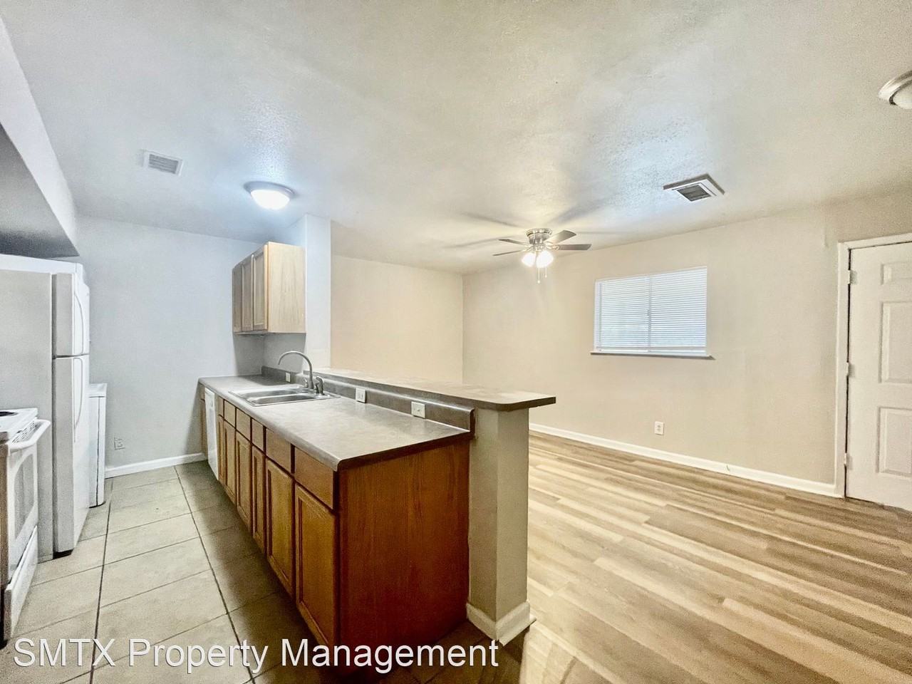 205 S Mitchell St - Photo 2 of 9