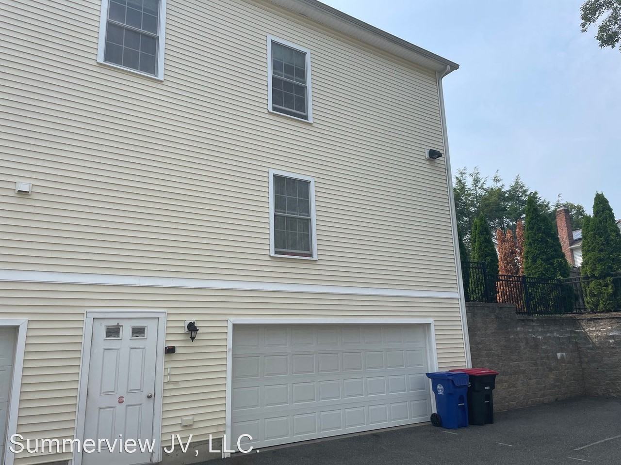 Summerview Square - Photo 2 of 4