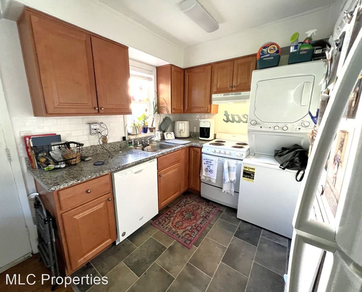 81 East Wesley Road - Photo 3 of 10