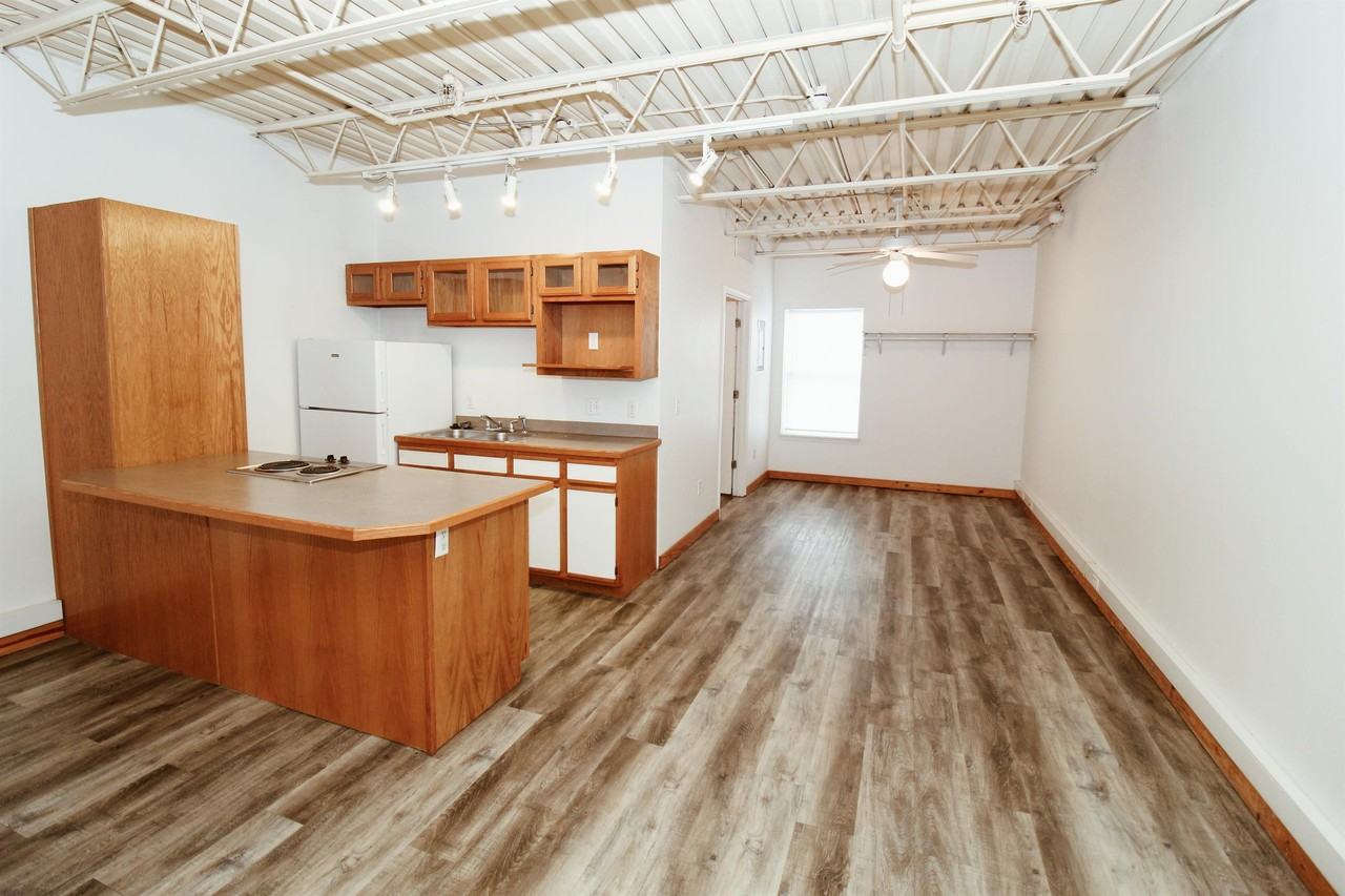 1019 N Molly Ct #1019 - Photo 2 of 15