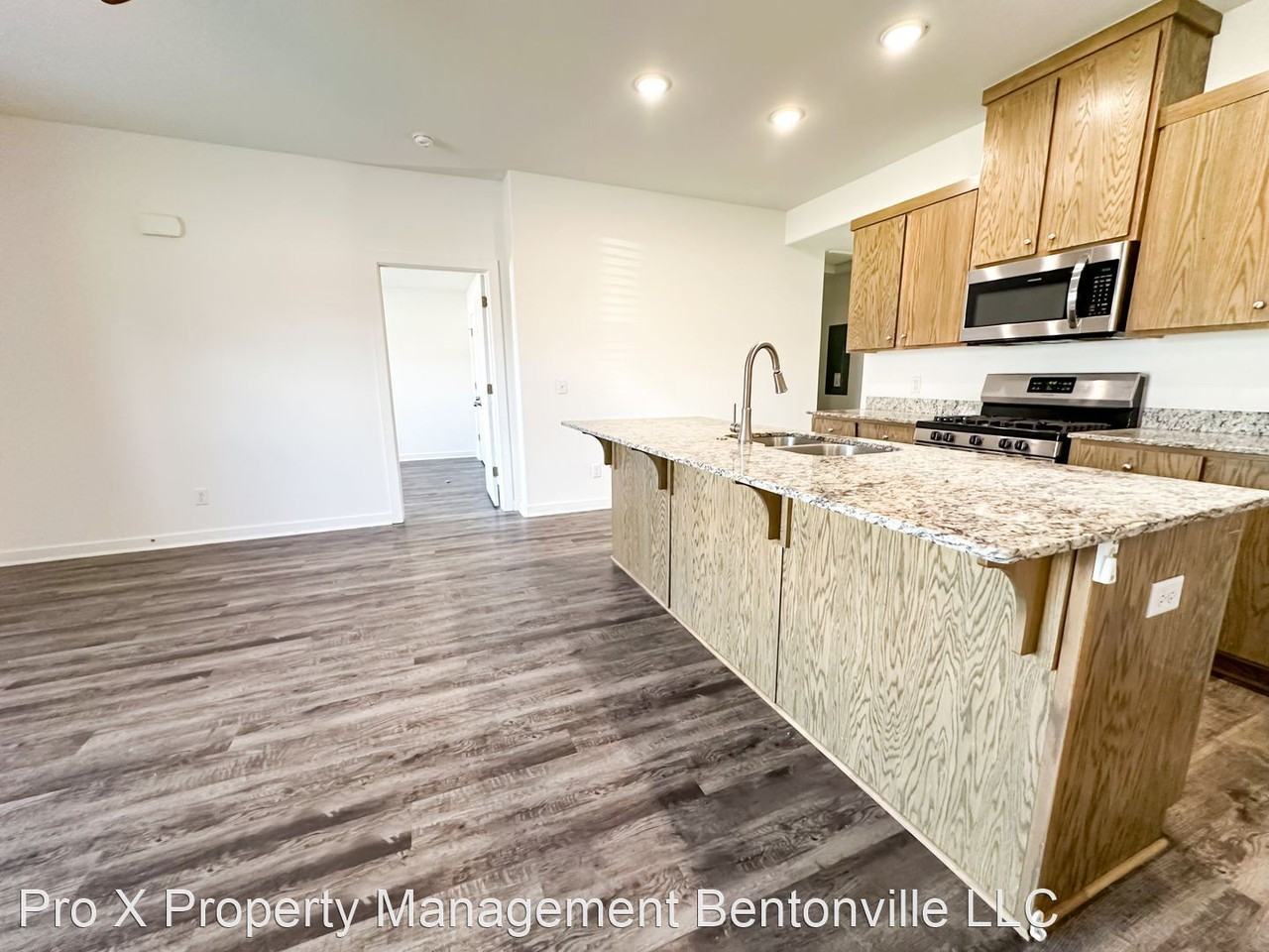 325 Westbrook Ct. - Photo 2 of 29