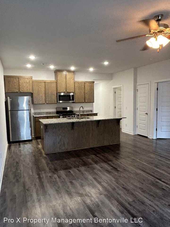 644 Hidden Springs Dr. 1,2,3,4 - Photo 3 of 25