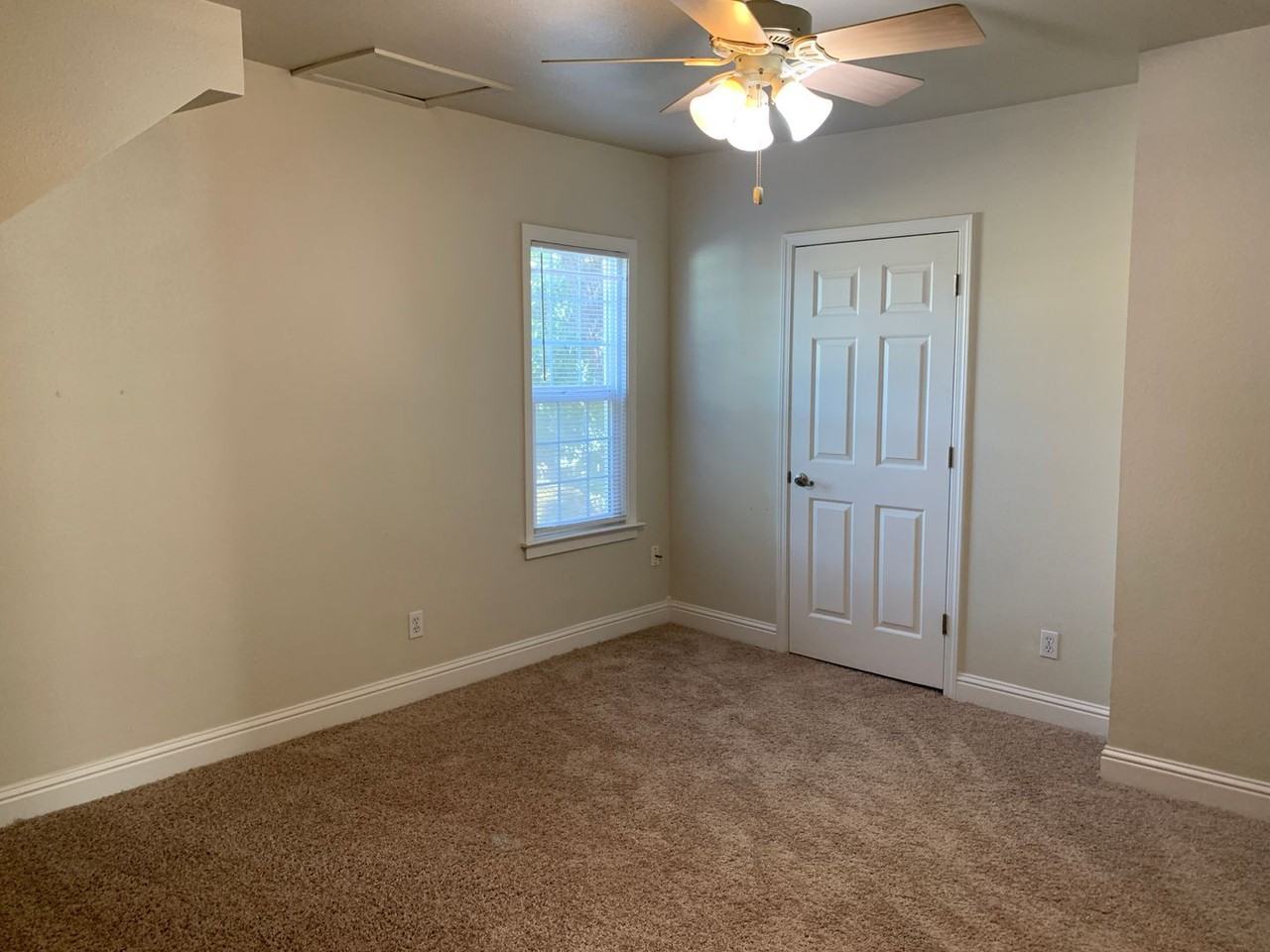 1111 Hazel St - Photo 3 of 26