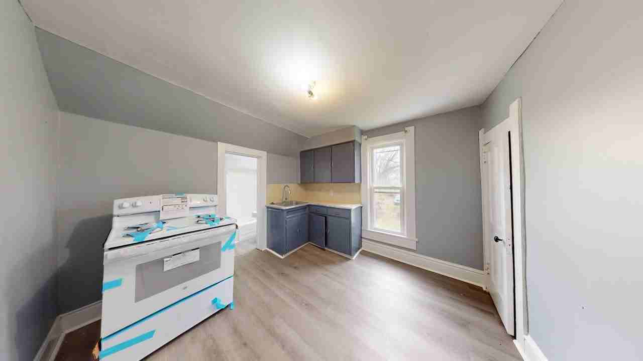 115 W Blanche St. - Photo 2 of 7