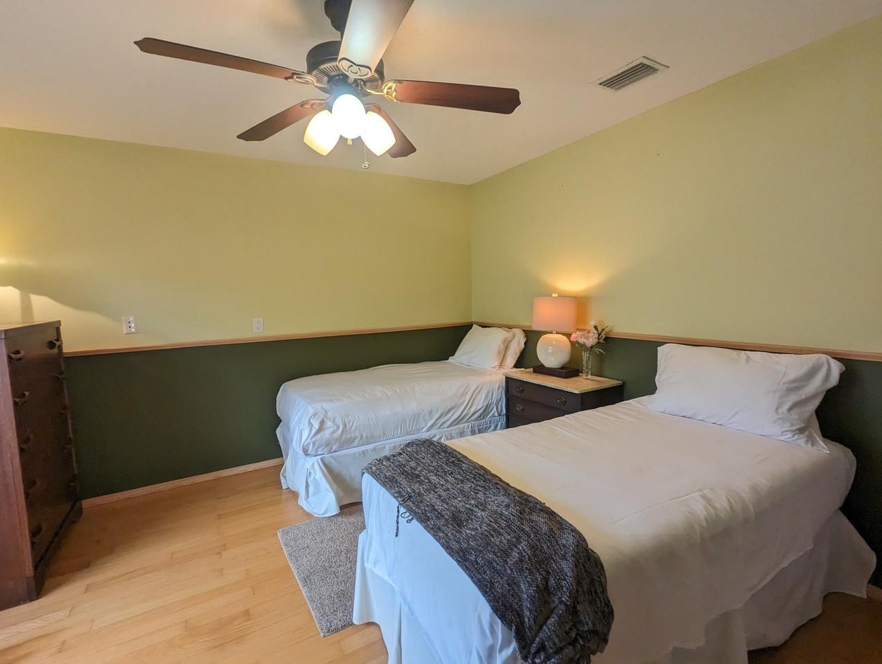 5409 Palm Aire Dr #1 - Photo 5 of 9