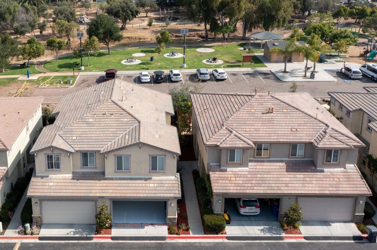 Spacious Townhomes in 22 Unit Gated Community in Spring Valley