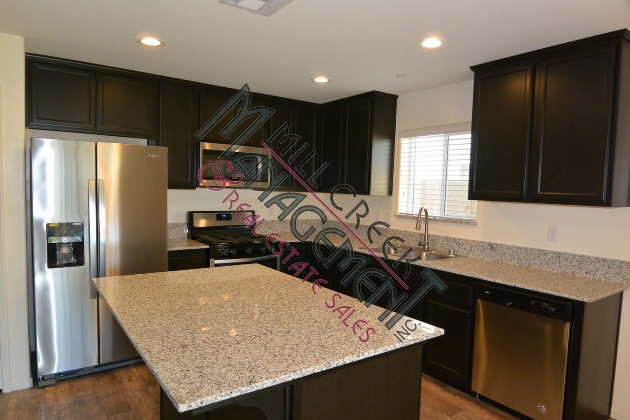 2137 E Woodsville Ct - Photo 2 of 14