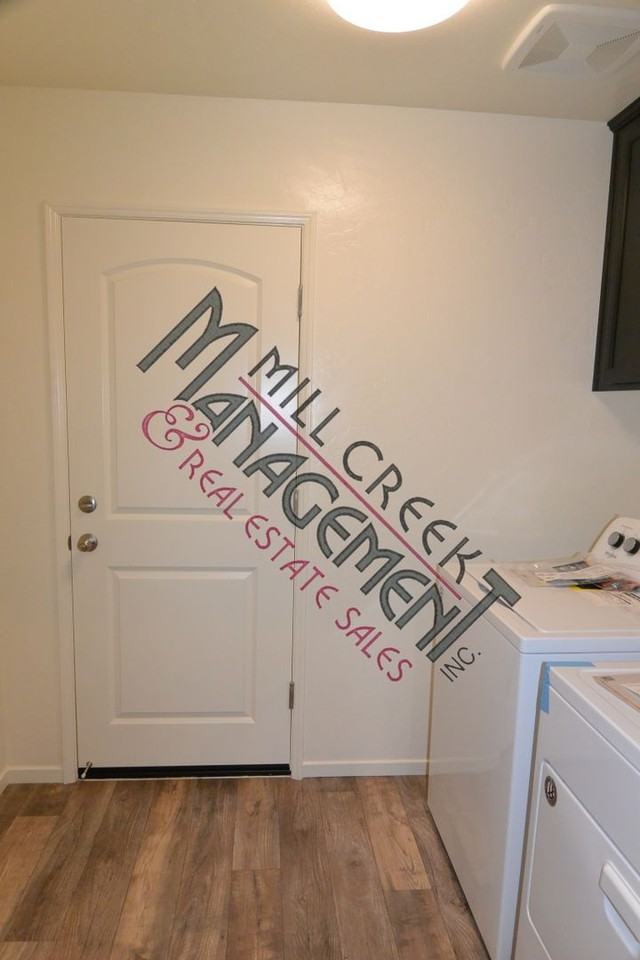 2137 E Woodsville Ct - Photo 3 of 14