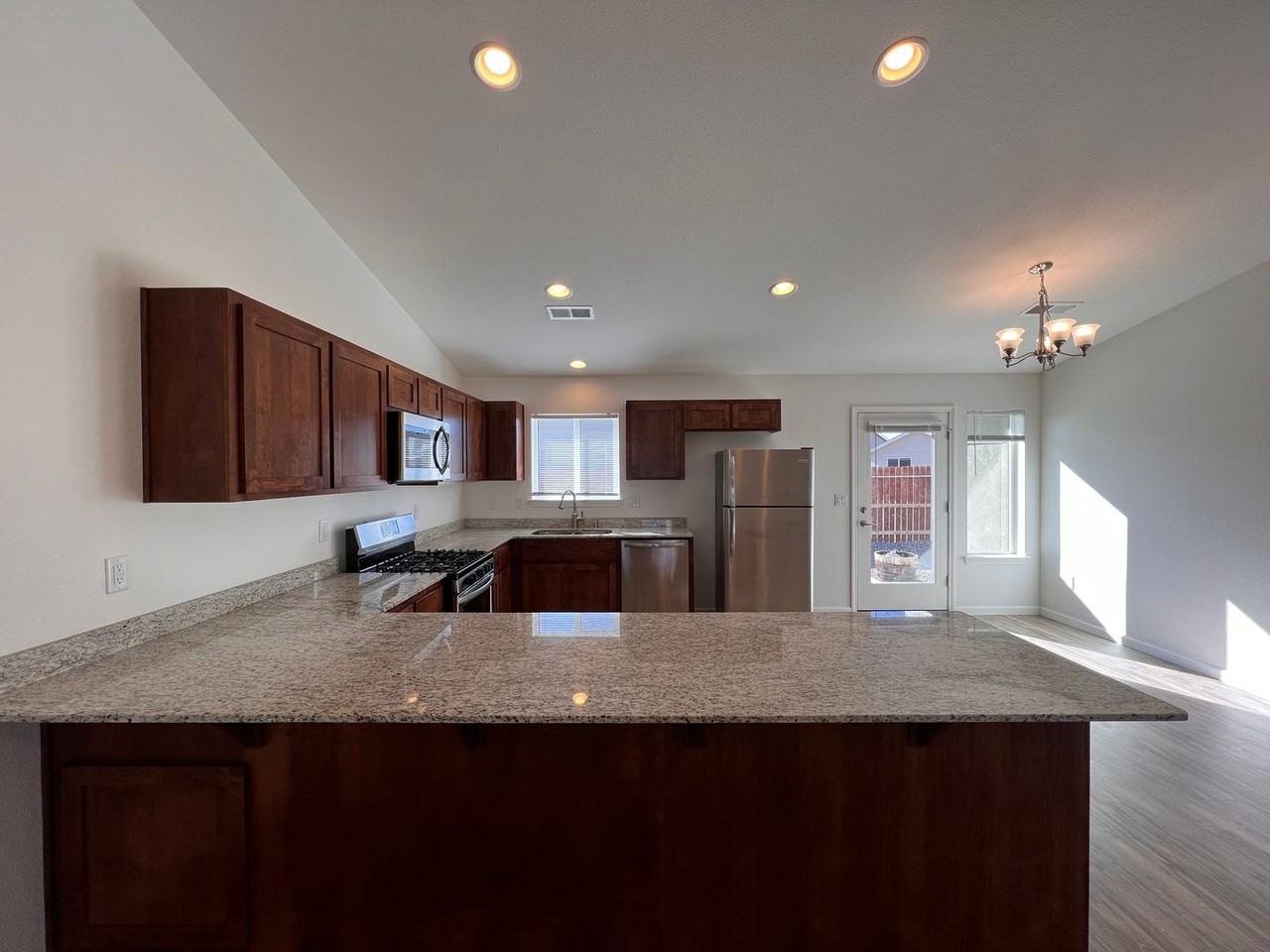 2607 Verona Dr - Photo 2 of 29