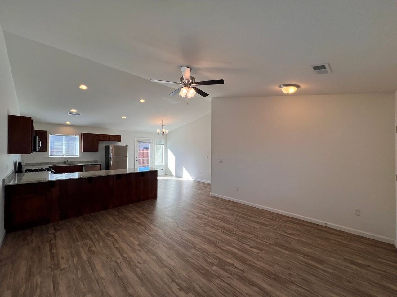 2607 Verona Dr - Photo 3 of 29