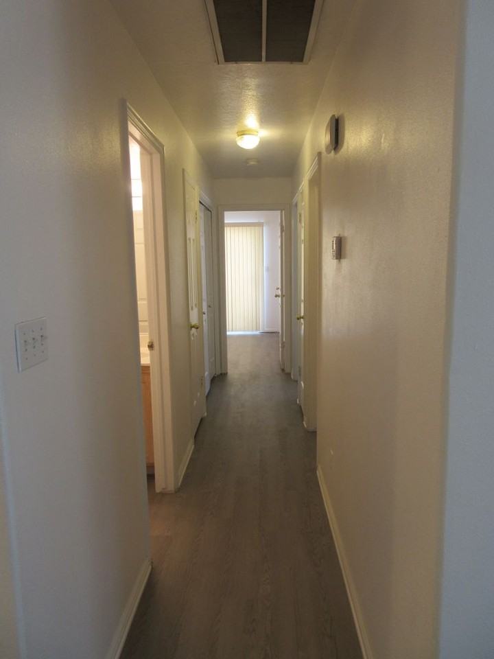 527 E 2015 N - Photo 7 of 24