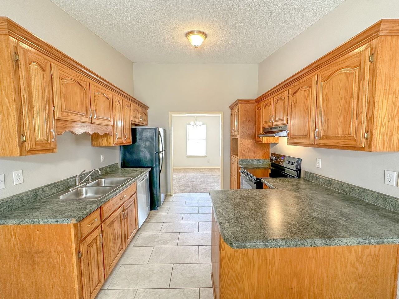 5105 Westport Dr - Photo 4 of 24