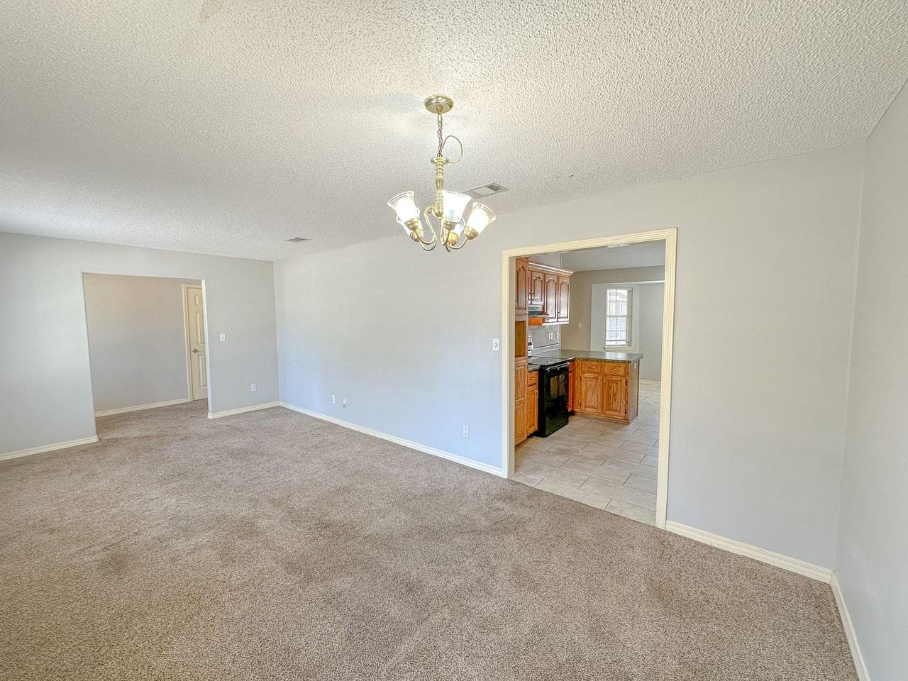 5105 Westport Dr - Photo 7 of 24