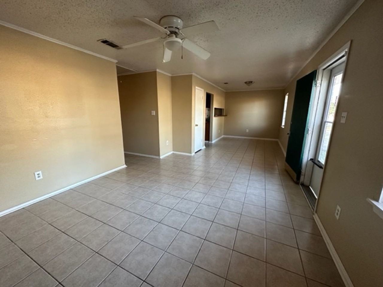 1315 Norris Dr - Photo 2 of 9