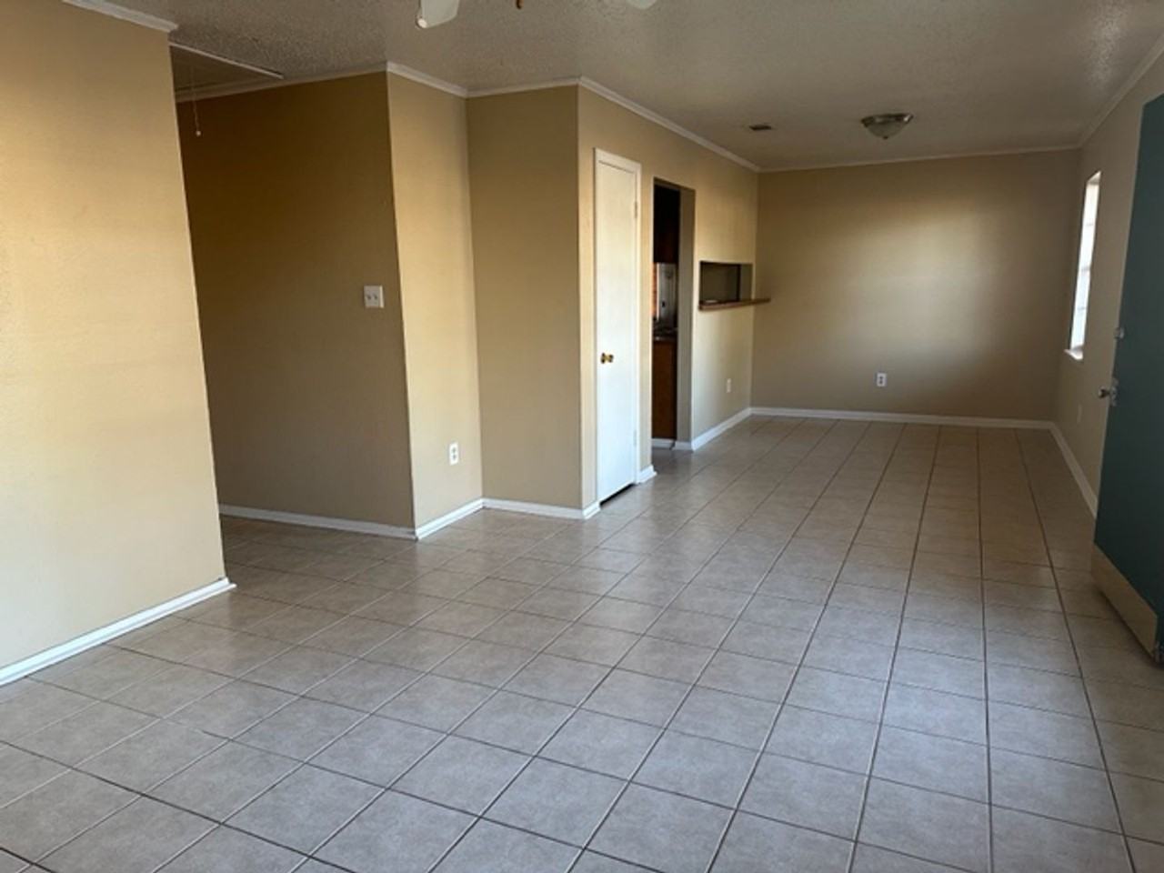 1315 Norris Dr - Photo 3 of 9