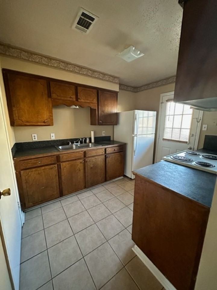 1315 Norris Dr - Photo 5 of 9