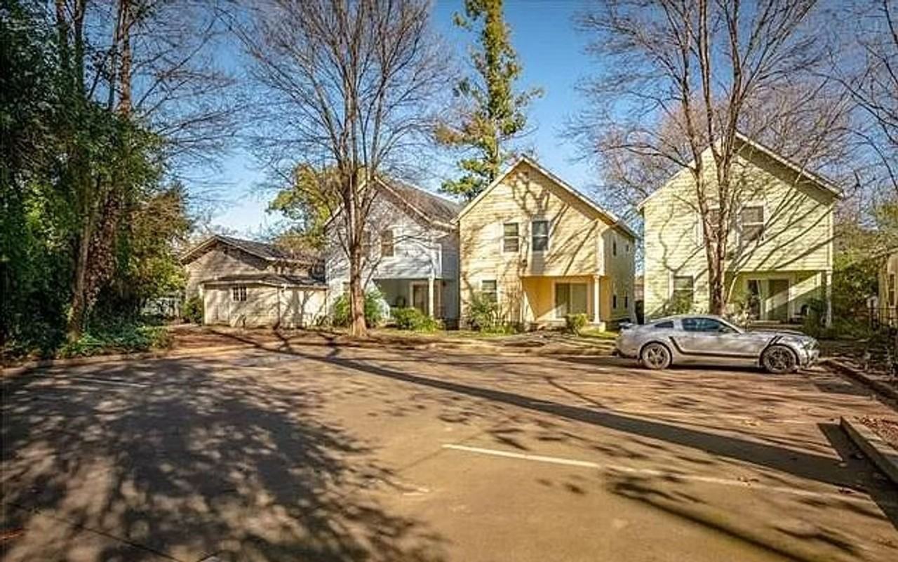 224 Oak Street - Photo 2 of 3